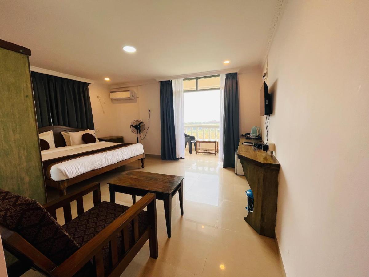 Nagas Hotel Satyavati 莫尔吉姆 外观 照片