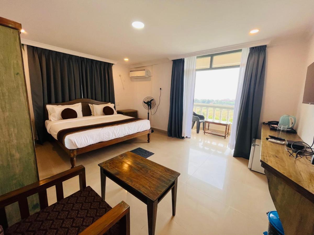 Nagas Hotel Satyavati 莫尔吉姆 外观 照片