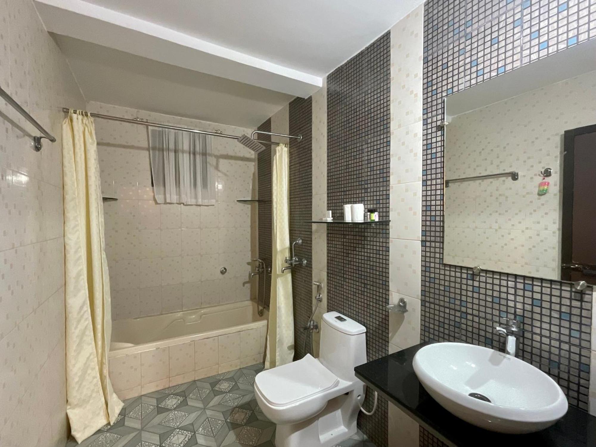 Nagas Hotel Satyavati 莫尔吉姆 外观 照片